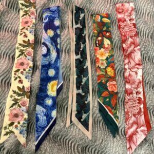 (5) Plaid Print Small Silk Scarf